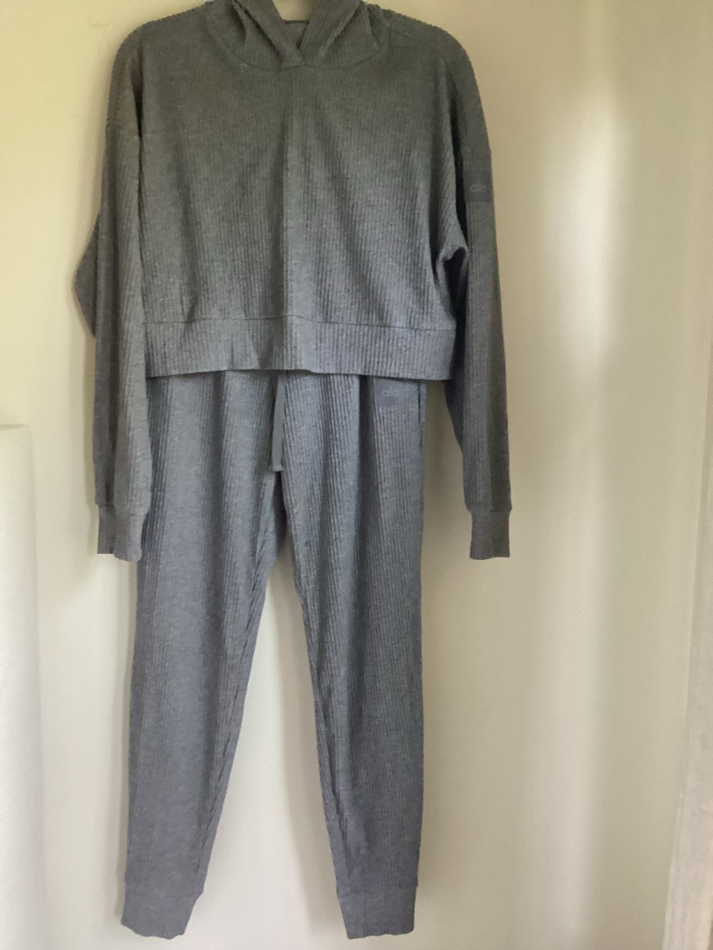Alo Muse Lounge Set Grey Ribbed XS/S Hoodie and Sweatpants Yoga